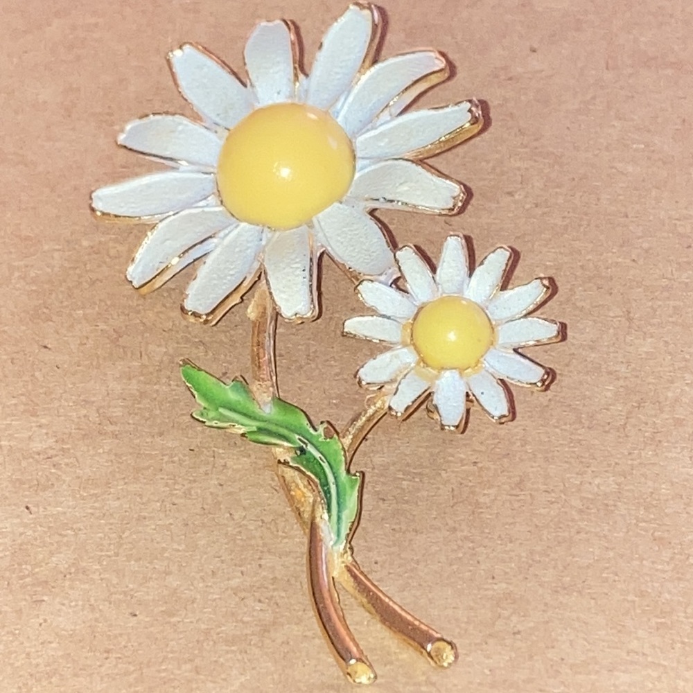 Weiss Vintage Flower brooch